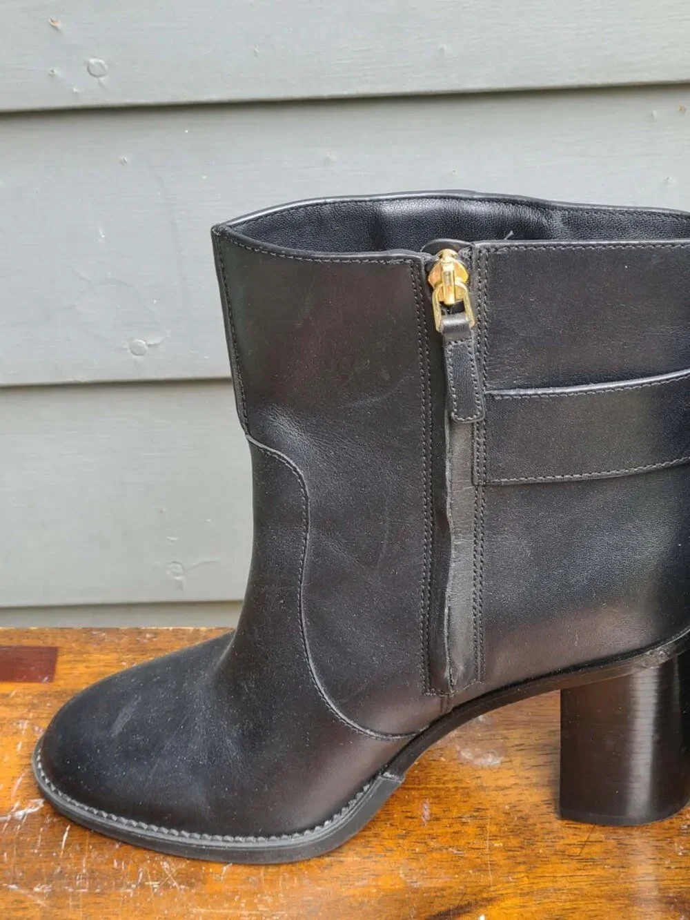 Tory Burch Black Leather Sydney Boots With Gold Tone Logo Size 8 NWOT